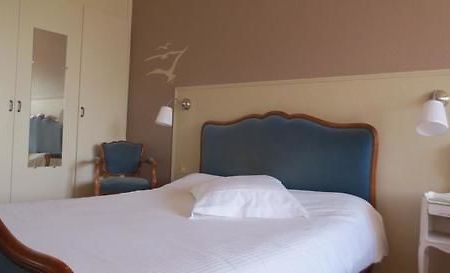Logis L'Auberge Du Gros Silly-sur-Nied Zewnętrze zdjęcie