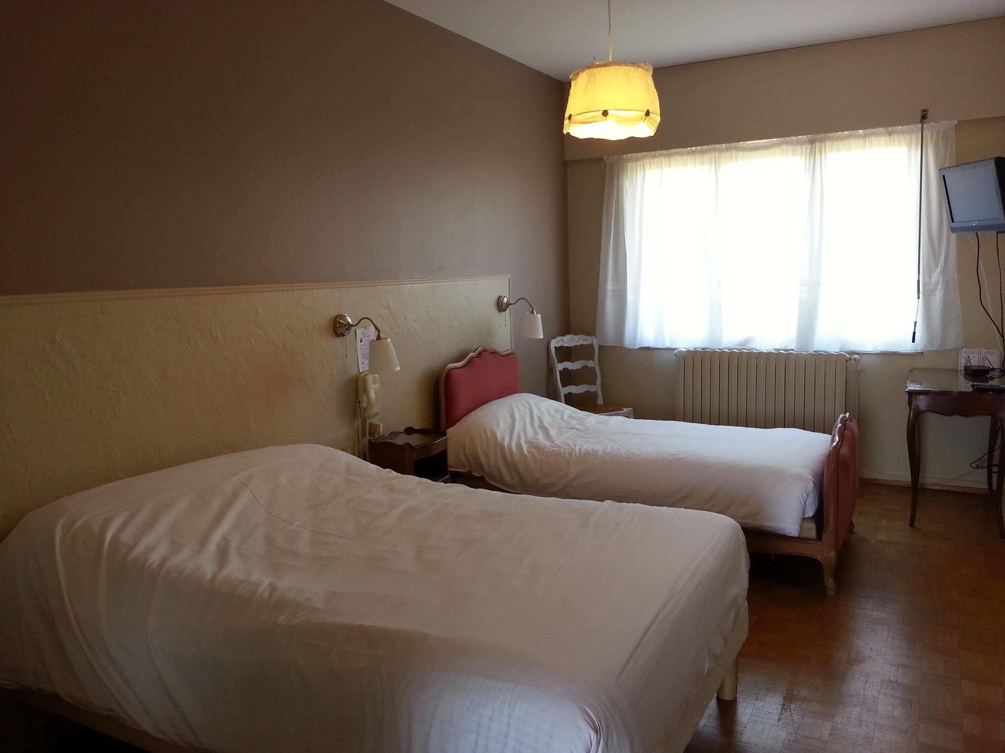 Logis L'Auberge Du Gros Silly-sur-Nied Zewnętrze zdjęcie
