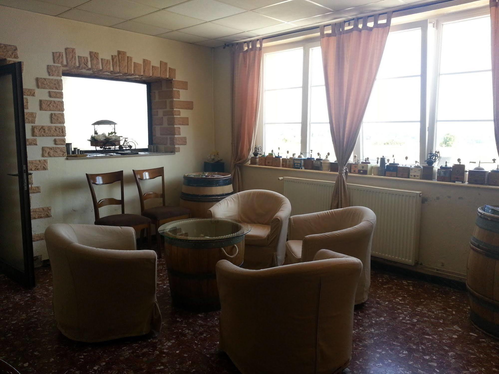 Logis L'Auberge Du Gros Silly-sur-Nied Zewnętrze zdjęcie