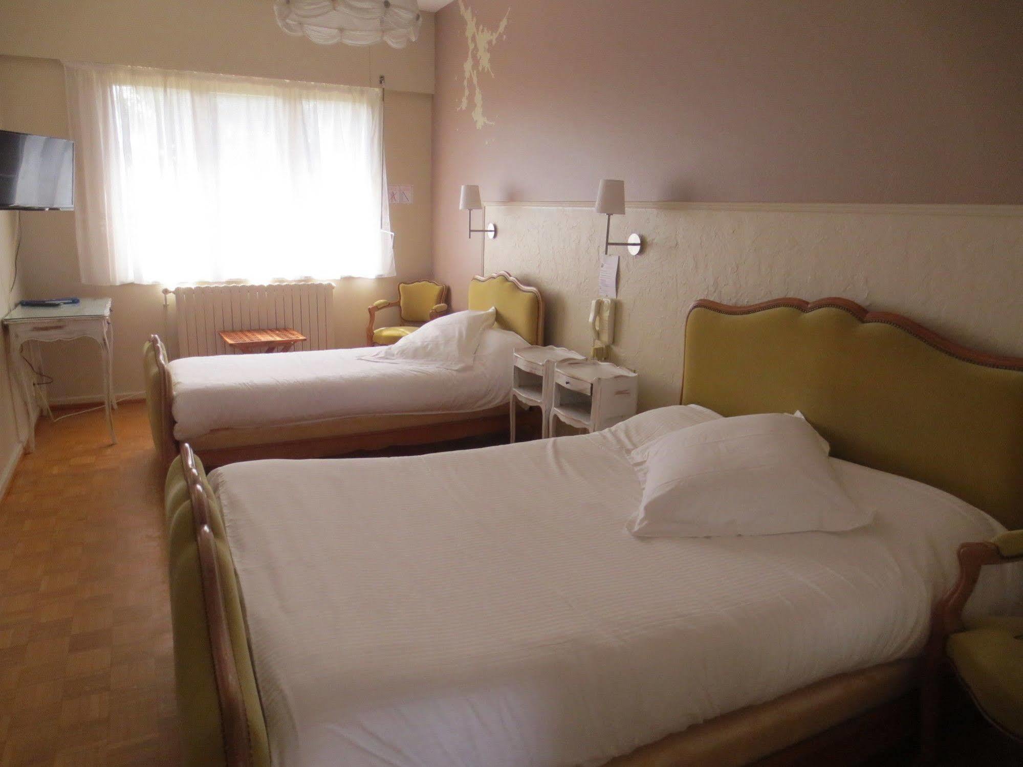 Logis L'Auberge Du Gros Silly-sur-Nied Zewnętrze zdjęcie