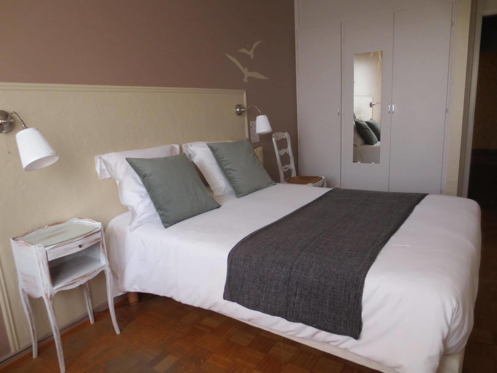 Logis L'Auberge Du Gros Silly-sur-Nied Zewnętrze zdjęcie