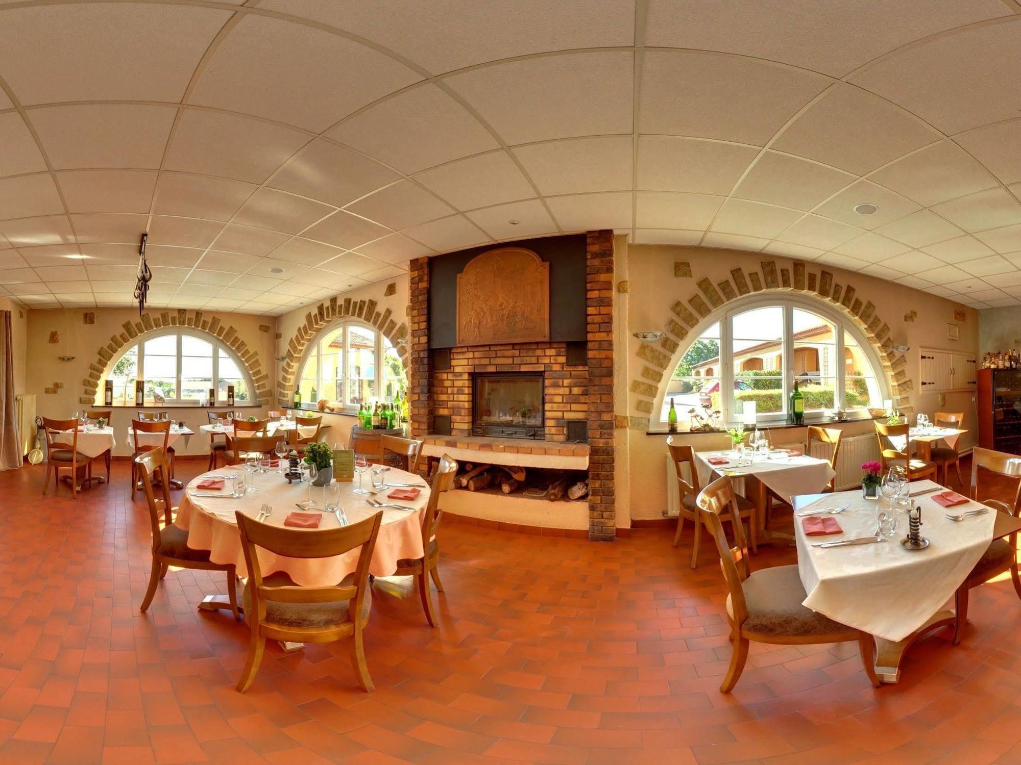 Logis L'Auberge Du Gros Silly-sur-Nied Zewnętrze zdjęcie