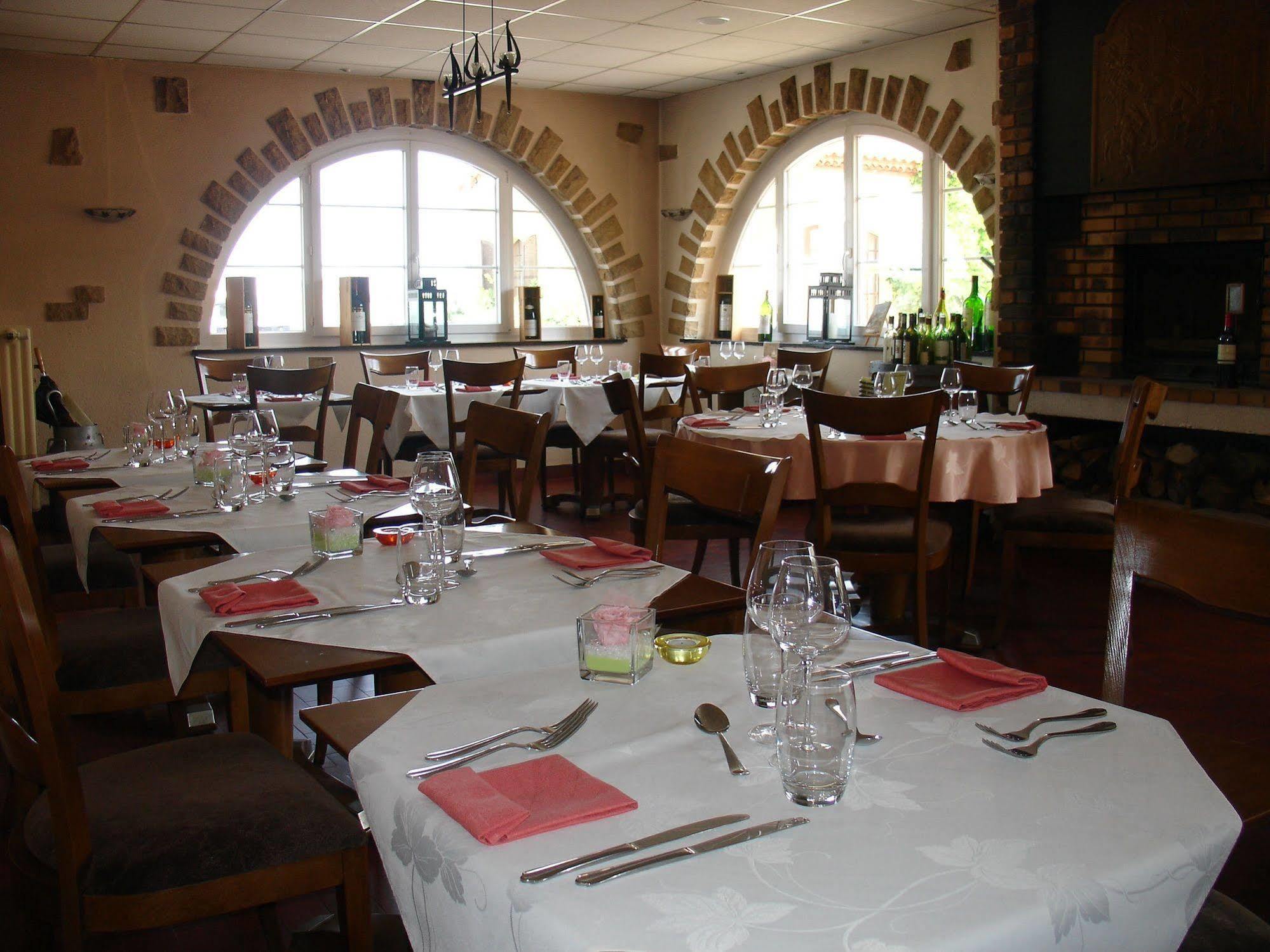 Logis L'Auberge Du Gros Silly-sur-Nied Zewnętrze zdjęcie
